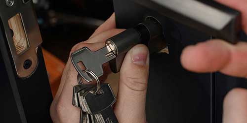 Emergency-Locksmith-Lock-Repair-Replace-Adelaide1